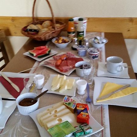 Gasthaus ,,Zum Schwarzen Baer" Gusten 外观 照片